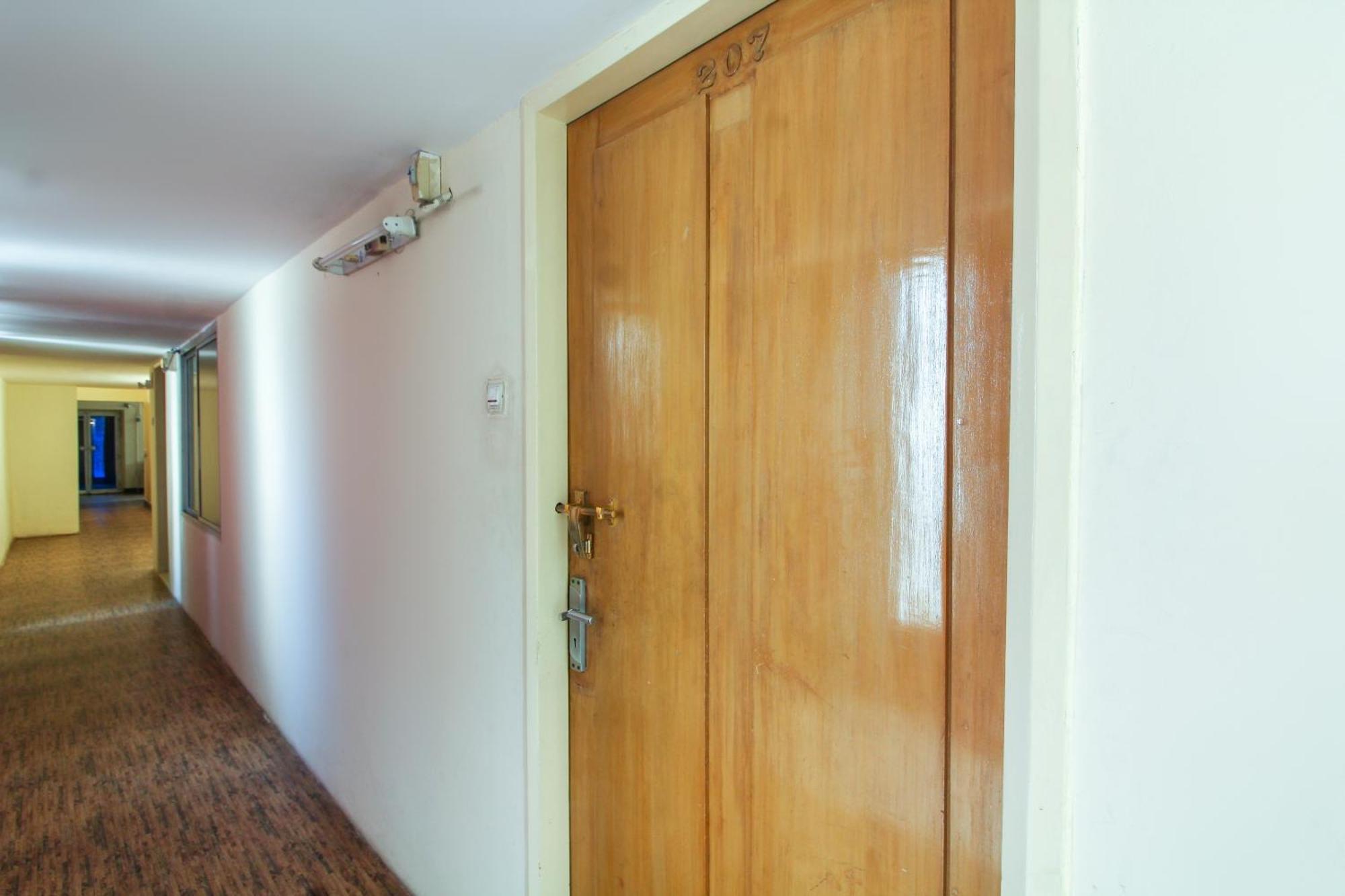 Hotel O Luxury Villas Near Begumpet Airport Hyderabad Exterior foto